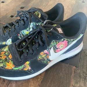 Flower Nike